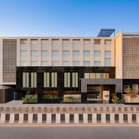 Lemon Tree Hotel Agra Shikohabad Exterior photo