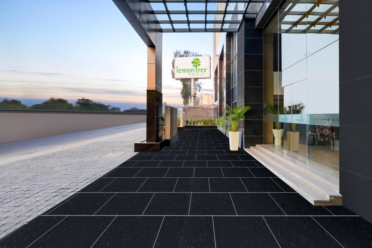 Lemon Tree Hotel Agra Shikohabad Exterior photo